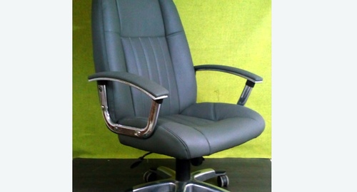 Перетяжка офисного кресла кожей. Ахтубинск